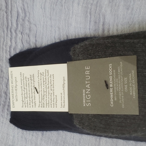 NORDSTROM  SIGNATURE  CASHMIRE  BLEND SOCKS, ONE SIZE,,NAVY,GREY - Picture 3 of 3
